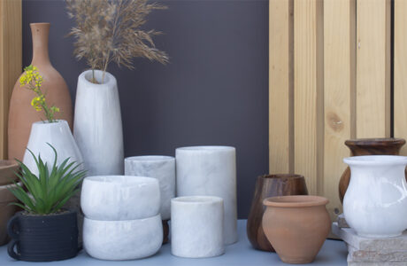 Vintgold marble vase banner