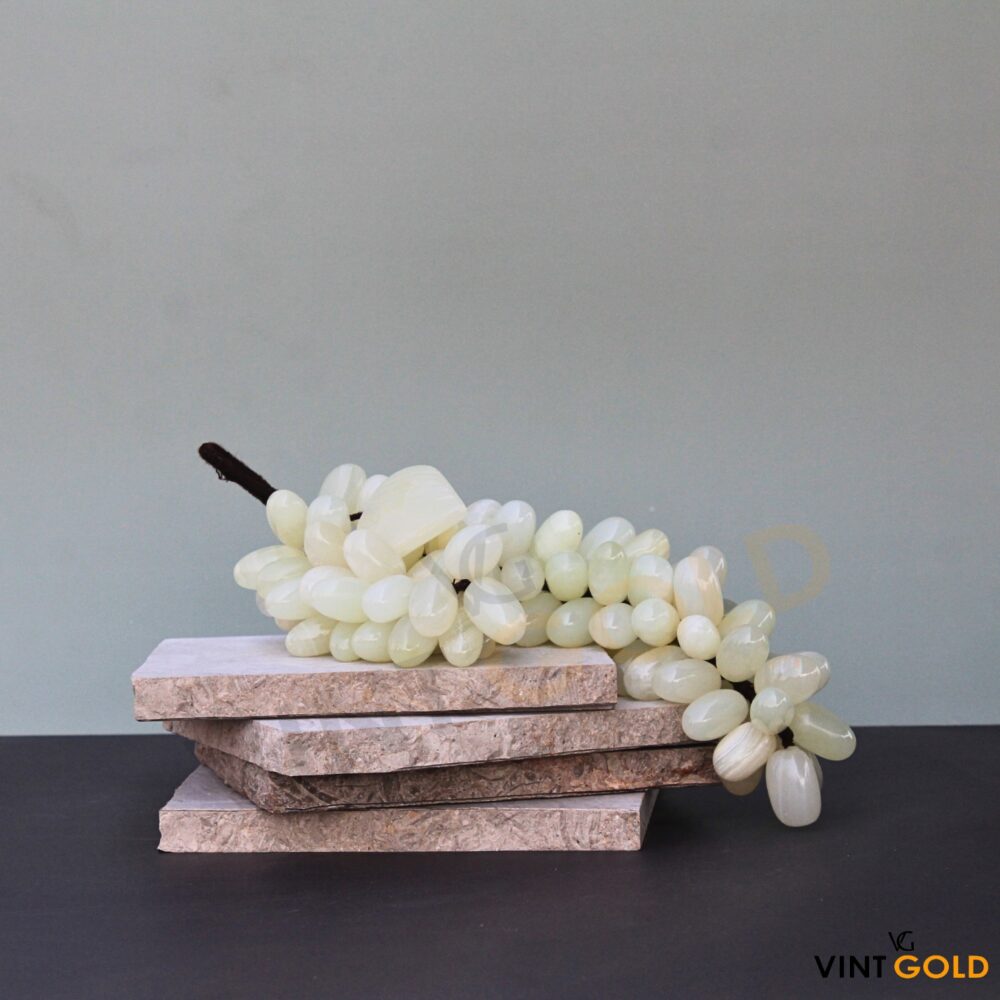 Onyx Grapes